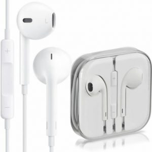 Apple EarPods with 3.5mm Headphone Plug